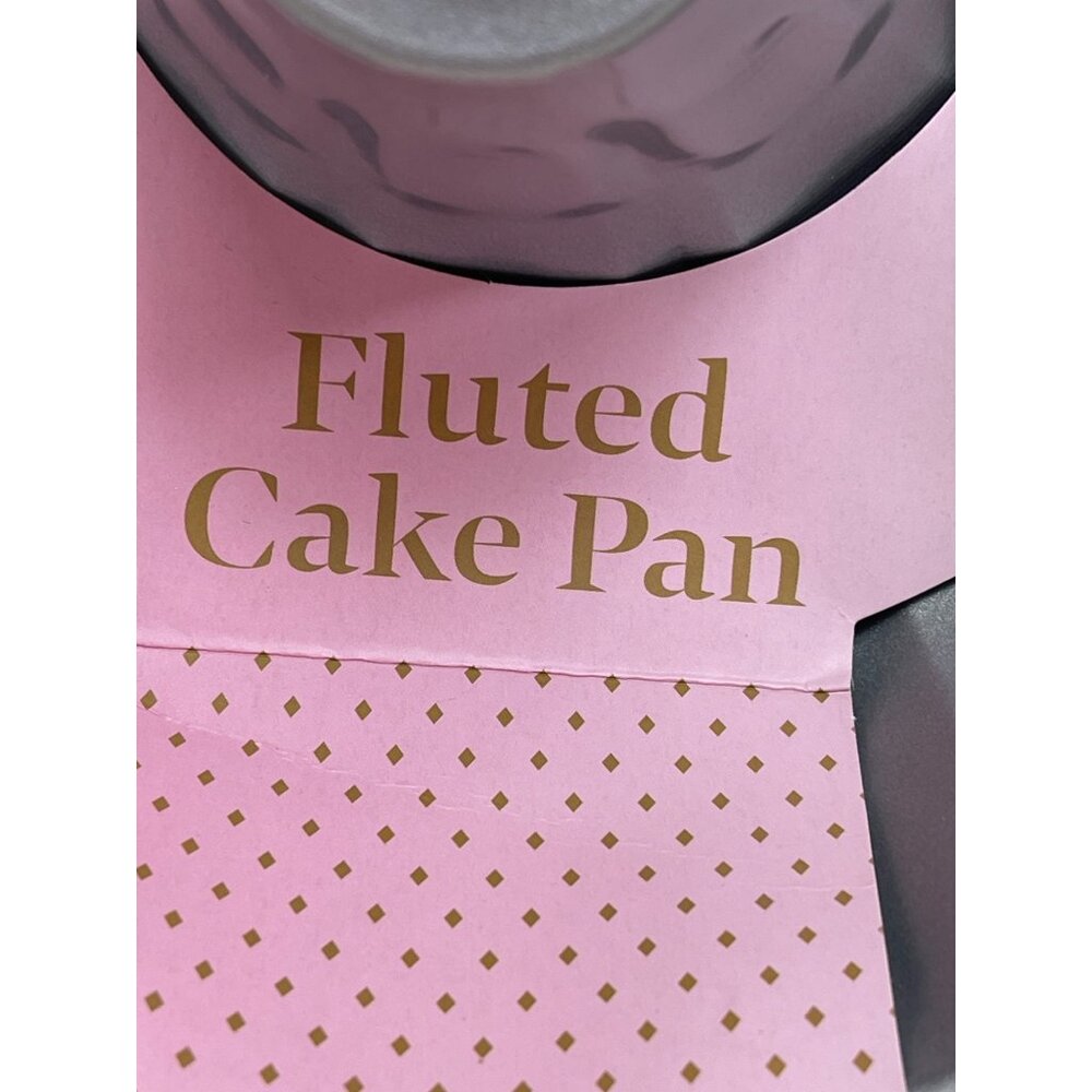 Paris Hilton Fluted Cake Pan Non-Stick Heavy Duty Carbon Steel Pink - Picture 4 of 8